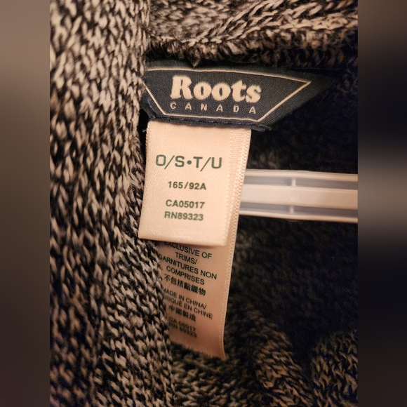 Roots poncho - Picture 2 of 3